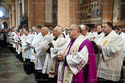 W Bazylice katedralnej w Pelplinie świecenia biskupie...