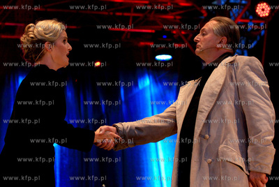 Estrada przed Palacem Opatow w Parku Oliwskim. Mozartiana...