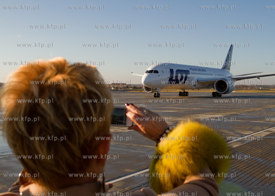 Boeing 787 Dreamliner laduje na Rebiechowie. Najnowszy...