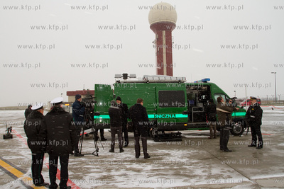 Wojewoda pomorski  przekazal Morskiemu Oddzialowi Strazy...