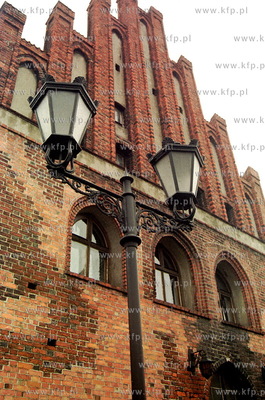 Ratusz w Ornecie - gotycka budowla pochodząca z 1375...