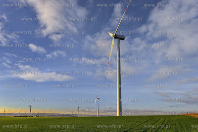Elektrownia wiatrowa w okolicy Wladyslawowa. 06.01.2015...