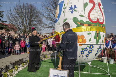 Odsloniecie "Kociewskiej pisanki". Duza, bardzo duza,...