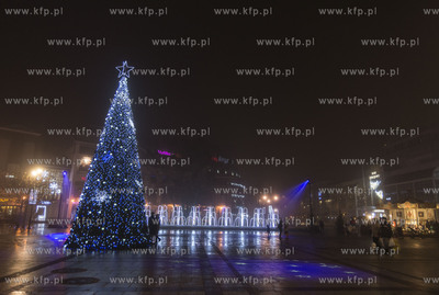 Sopot. Iluminacje świetlne na Placu Przyjaciół Sopotu.
21.12.2018
fot....