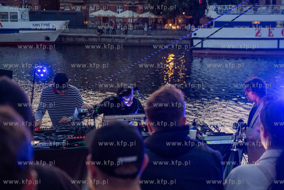 Koncert zespołu Kamp! na wodach Motławy w ramach...