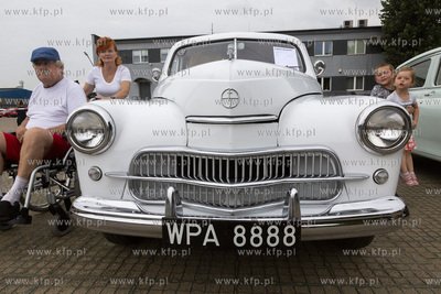 Wakacyjny zlot motoryzacyjny samochodów polskiej produkcji...