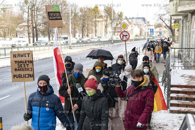 Pod siedzibą Radia Gdańsk w Gdańsku-Wrzeszczu, rozpoczęła...