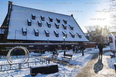 Gdańsk. Plac Heweliusza w zimowej, słonecznej aurze....