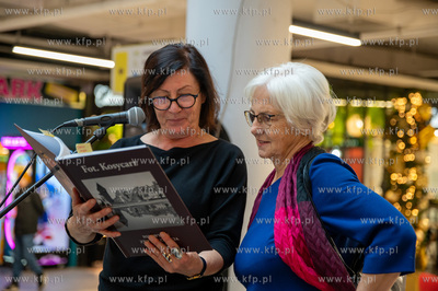 Gdańsk, Centrum Handlowe Manhattan. Spotkanie promocyjne...