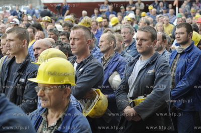 Protest stoczniowcow ze Stoczni Gdynia w związku z...