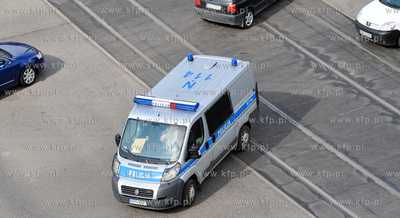 Gdansk Wrzeszcz. Radiowoz policyjny marki Fiat przejezdza...