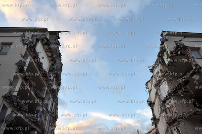 Wyburzanie dawnego Domu Towarowego PDT a obecnie Galerii...