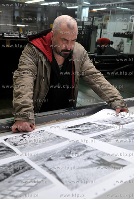 W drukarni POZKAL w Inowroclawiu rozpoczal sie druk...