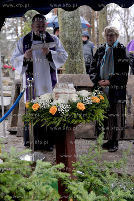 Pogrzeb Janusza Rydzewskiego na cmentarzu komunalnym...
