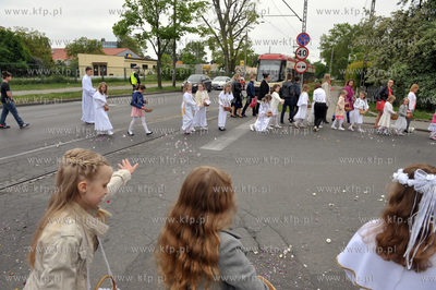 Boże Ciało w Gdańsku Brzeźnie. Procesja na rogu...