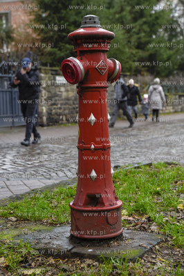 Gdańsk. Hydrant na ul. Ławniczej. 04.12.2019 fot....