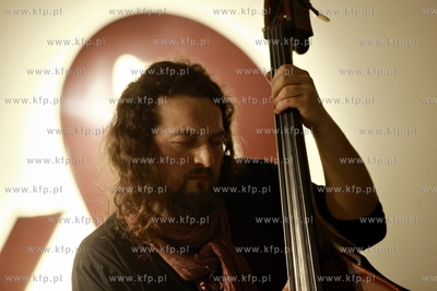 Gdansk. Galeria Guntera Grassa. Koncert Olo Walicki...