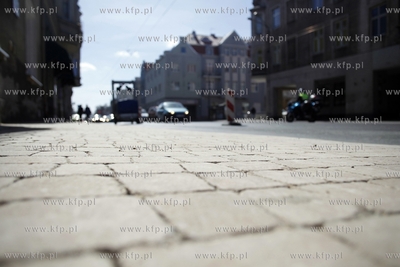 Sopot. Rewitalizacja Al.Niepodleglosci. Wymiana nawierzchni...