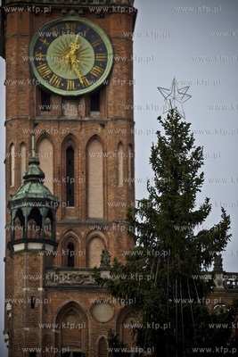 Gdansk. Długi Targ. Strojenie choinki miejskiej.
02.12.2015
fot....