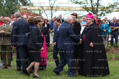 Sadzenie Debu Wolnosci w okolicy sali BHP Stoczni Gdanskiej...
