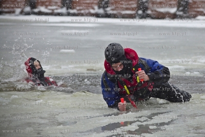 Wspólne ćwiczenia lodowe jednostek Komendy Miejskiej...