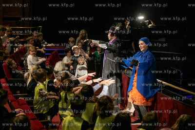 Dzień dziecka w Operze Bałtyckiej. Pomposo i dwór...