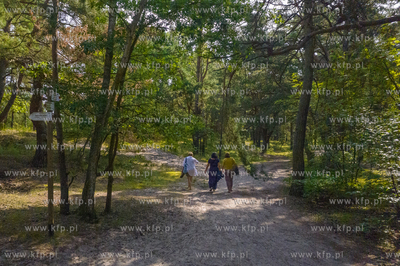 Na trasie wzdłuż szlaku fortyfikacji nadmorskich...