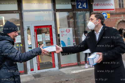 Bezpłatne maseczki dla mieszkańców Gdańska. Nz....