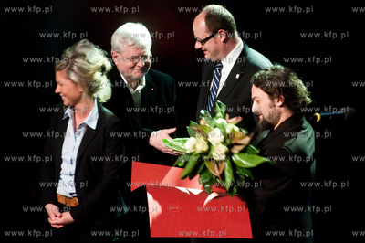 Gdansk. Teatr Wybrzeze. Uroczystosc wreczenia nagrod...