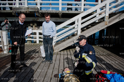 Sopot - molo. Wspolne cwiczenia jednostki ratowniczo...