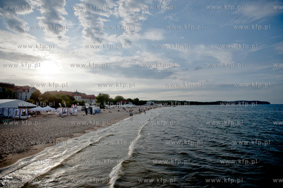 Wakacyjne popoludnie na plazy w Sopocie.
09.08.2013
fot....