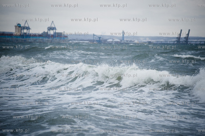 Ggansk. Gorki Zachodnie. Wysoka fala i calkowicie zalana...