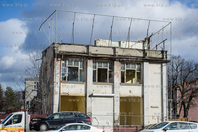 Gdansk. Rozbiorka budynku dawnej przychodni przy ulicy...