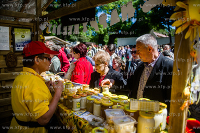 Gdansk. Oliwa. Plac przed Katedra Oliwska.X edycja...