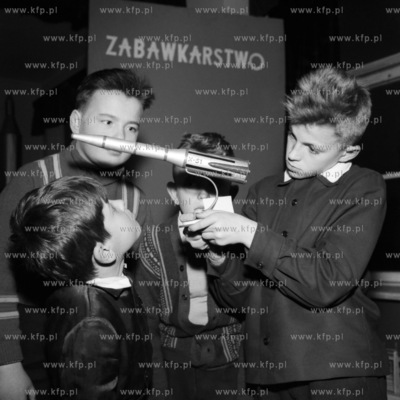 Wystawa modeli w pracowni modelarskiej. ( lata60 )
1961
0006173z_gdynia
Fot....