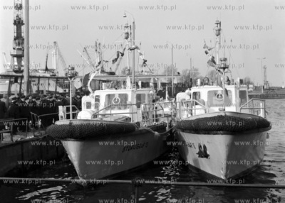 Podniesienie bandery na Hydrografie-13 i Hydrografie-12...