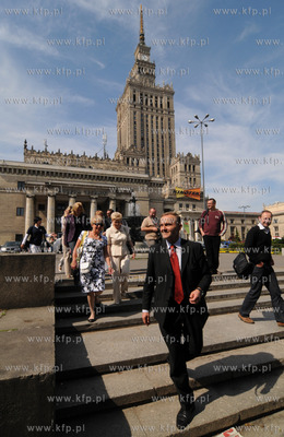 Gdynia reklamuje sie w Warszawie. Nz. Prezydent Wojciech...