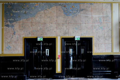 Dworzec kolejowy Gdynia Glowna oddany do uzytku po...