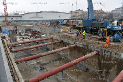 Gdynia. Na terenie sasiadujacym z apartamentowcem Sea...