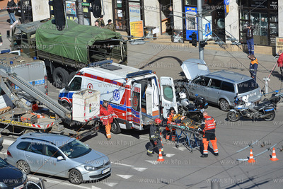 Na skrzyzowaniu ulic 10 Lutego i Swietojanskiej w Gdyni...