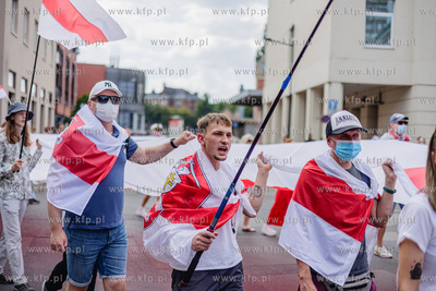 Gdańsk.  Marsz godności dla Białorusi.  Społeczna...