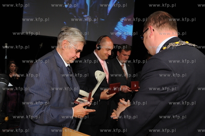 20 lat gdanskiej samorzadnosci. Uroczystosc w Teatrze...