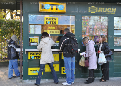 Kumulacja w Duzym Lotku. Kolektura na Targu Rakowym...