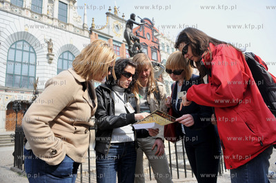 Gra plenerowa Wladcy Bursztynu, rozgrywana na ulicach...