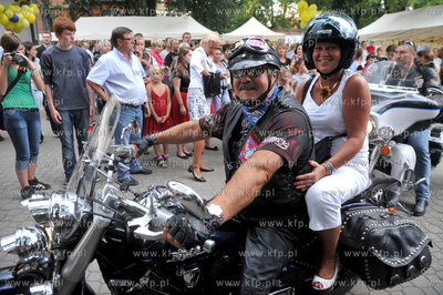 Festyn i akcja charytatywna "Zeszyt dla ucznia" na...