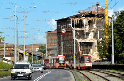 Wyburzanie stoczniowych budynkow przy ul. Jana z Kolna.
06.09.2012...