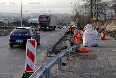 Gdansk Matarnia. Nowy wiadukt na ul. Budowlanych obok...