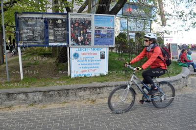 Sopot. Sciezka rowerowa i tablica ogloszen w poblizu...