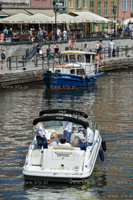 Gdańsk. Motława i Długie Pobrzeżę widziane z Zielonego...