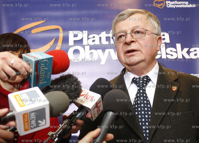 Sopot. Konferencja prasowa sopockiej PO, dotyczaca...